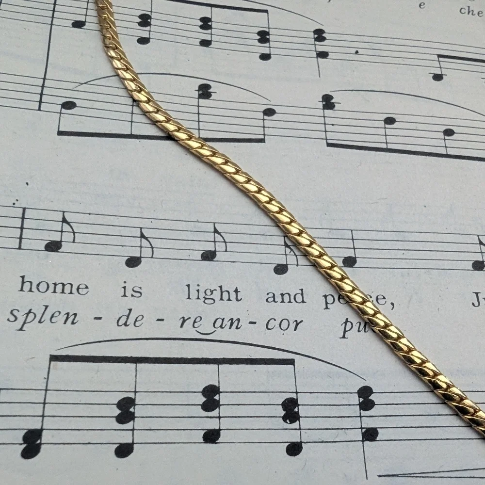 Elegant Gold Chain Necklace - Picture 6 of 8